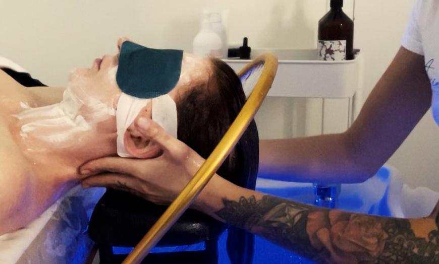 Image 1: Head spa de 70 o 90 minutos con masaje o presoterapia y bebida para 1