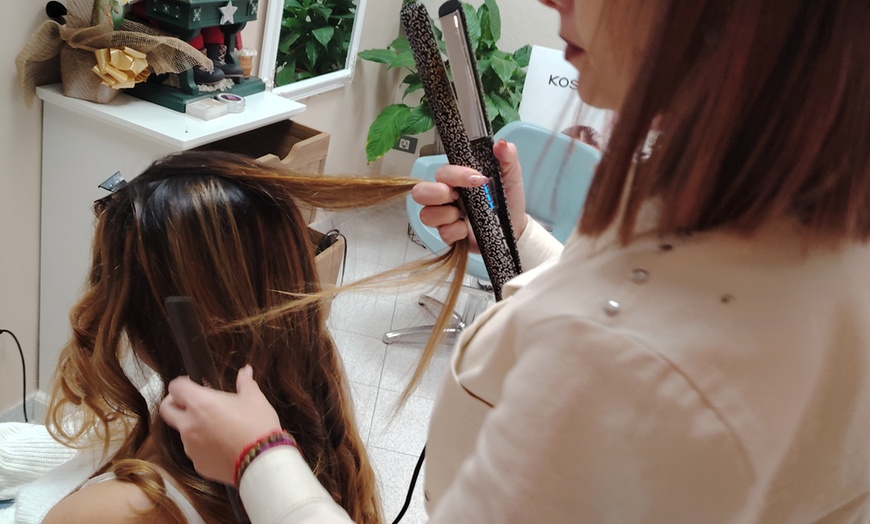 Image 3: Hasta 64% de dto. en Peluquería - Corte de pelo - Mujer en Equilibrium Lisbeth Vieira