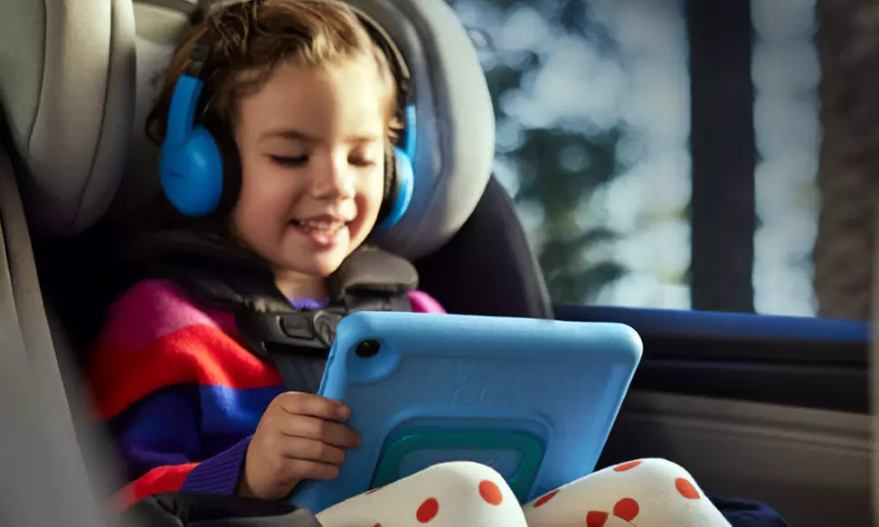 Amazon Fire 7 Kids Tablet (2022) - 7'' Display, 16GB, Blue or Purple Kid-Proof Case, Ages 3-7