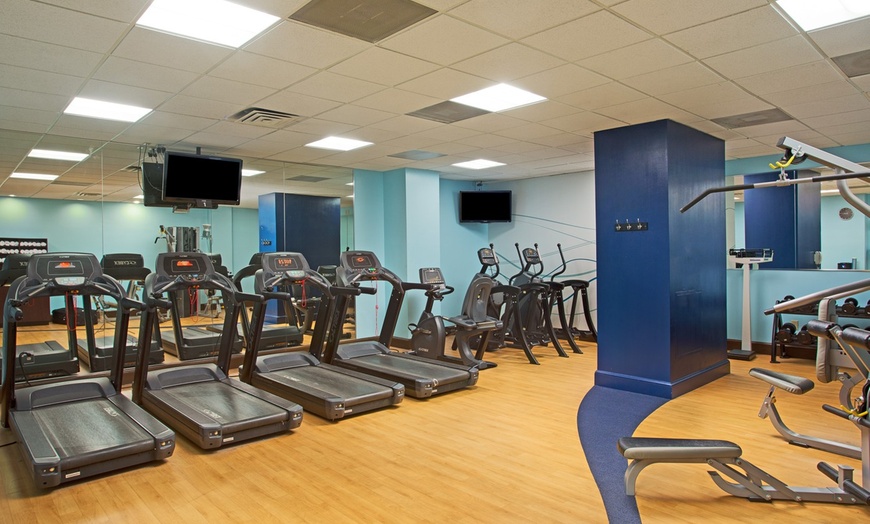 Image 16: Orlando Theme Park Hotel: Perfect for Families!