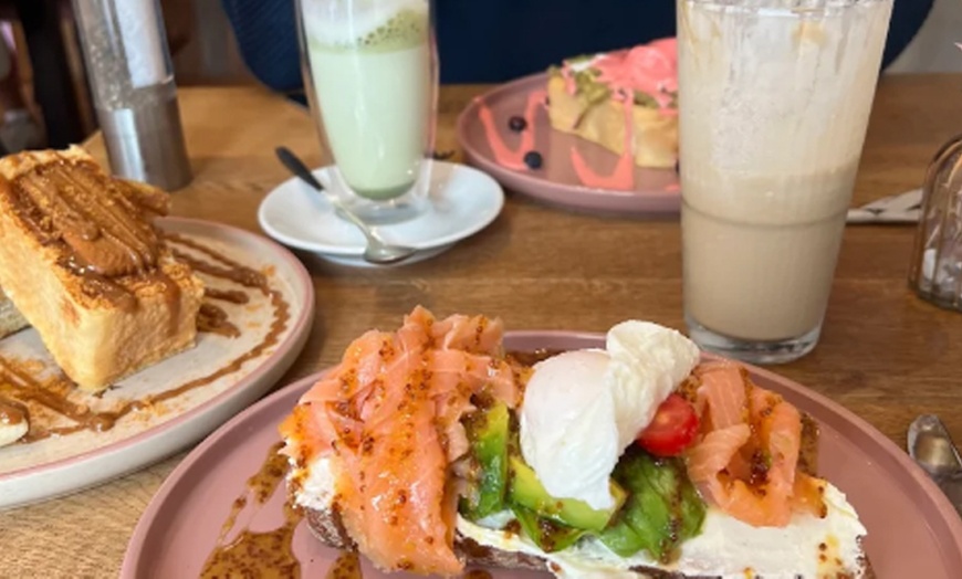 Image 8: Frühstück nach Wahl & Getränk für 1, 2 oder 4 Personen