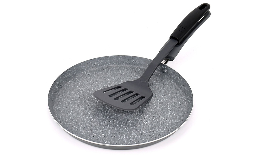 Image 1: Pancake Pan and Spatula Set