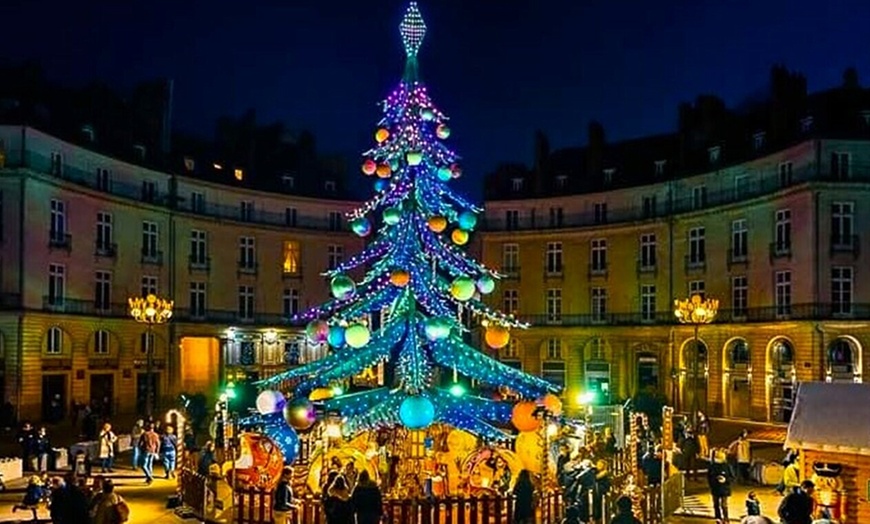 Image 4: Siente la Navidad: Entrada al Árbol mágico para 2 personas en Zaragoza