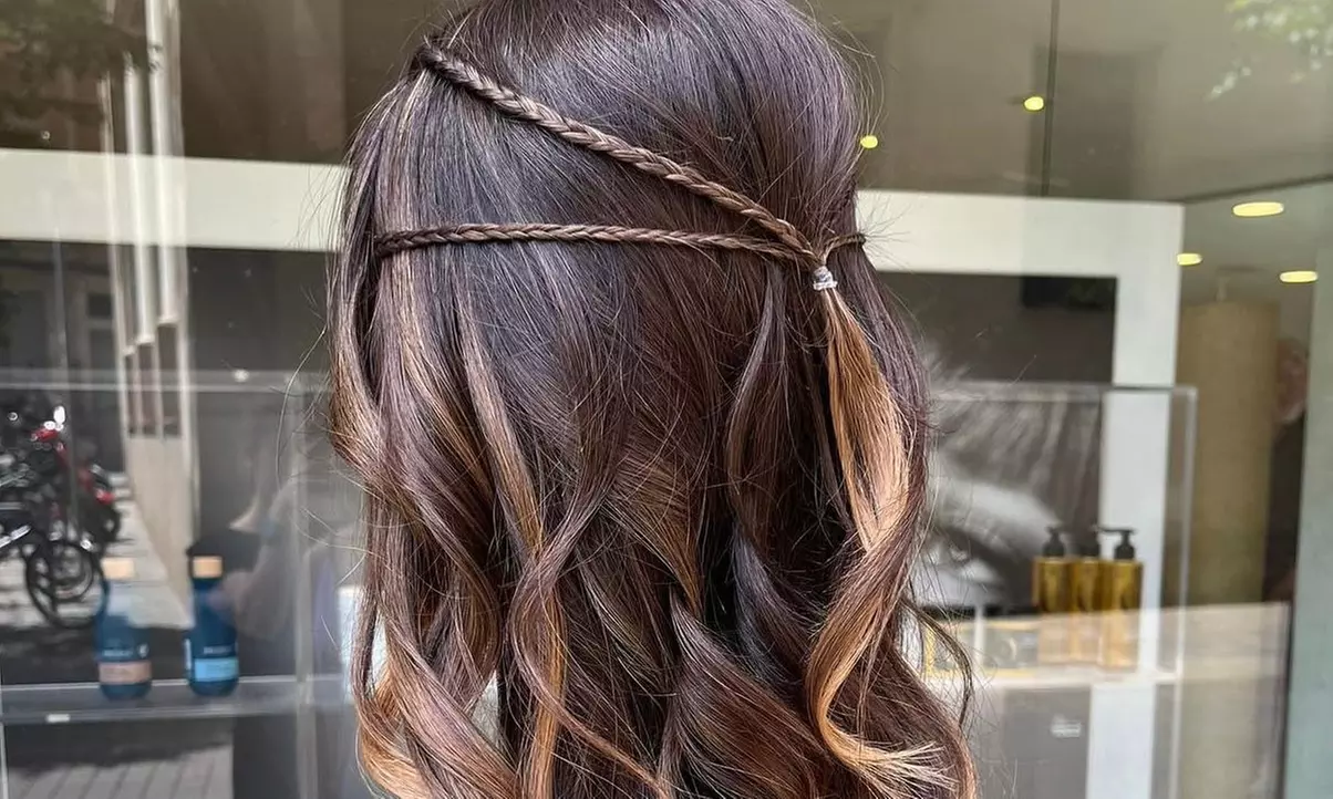 Luce una melena más suave y lisa con Alisado de Keratina u Orgánico