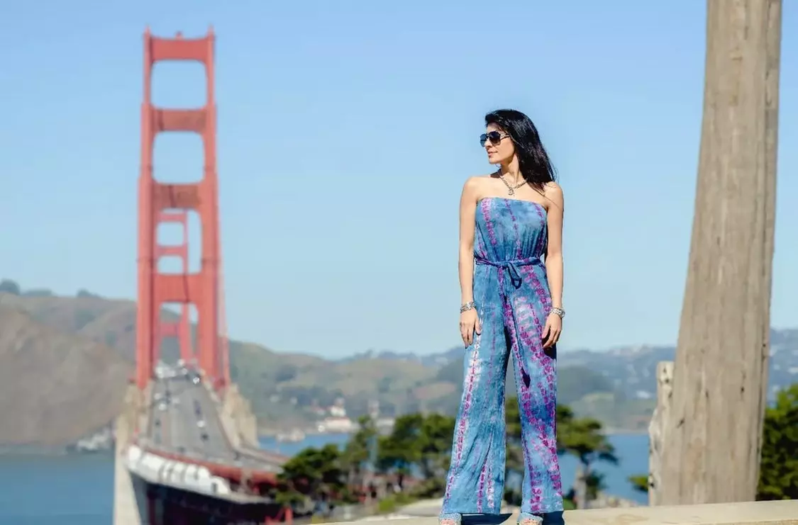 Photoshoots: 30-Min, 90-Min, or 4-Hr with Photos & Prints