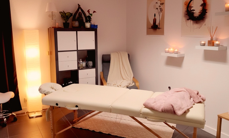 Image 3: Massage du corps californien ou aux huiles essentielles