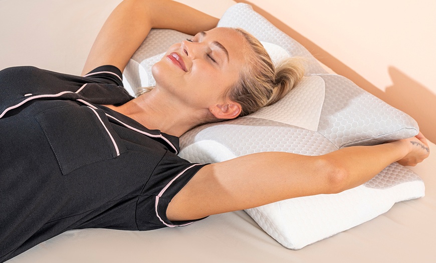Image 2: Cuscino Morfeo in memory foam a farfalla