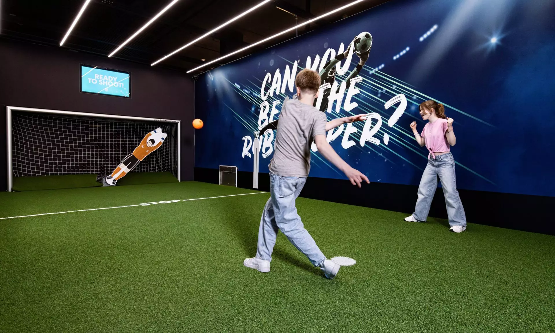 45 oder 90 Min. SOCCERBEAT für 1 Person: Fußballwelt mit 13 Spielzonen für Spiel & Wettbewerb (bis 32% sparen)