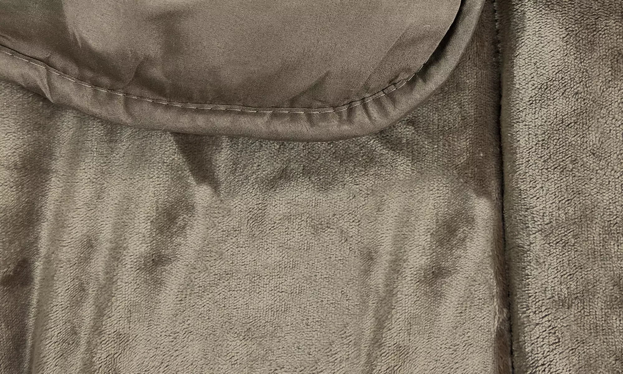 Couette en microfibre et flanelle