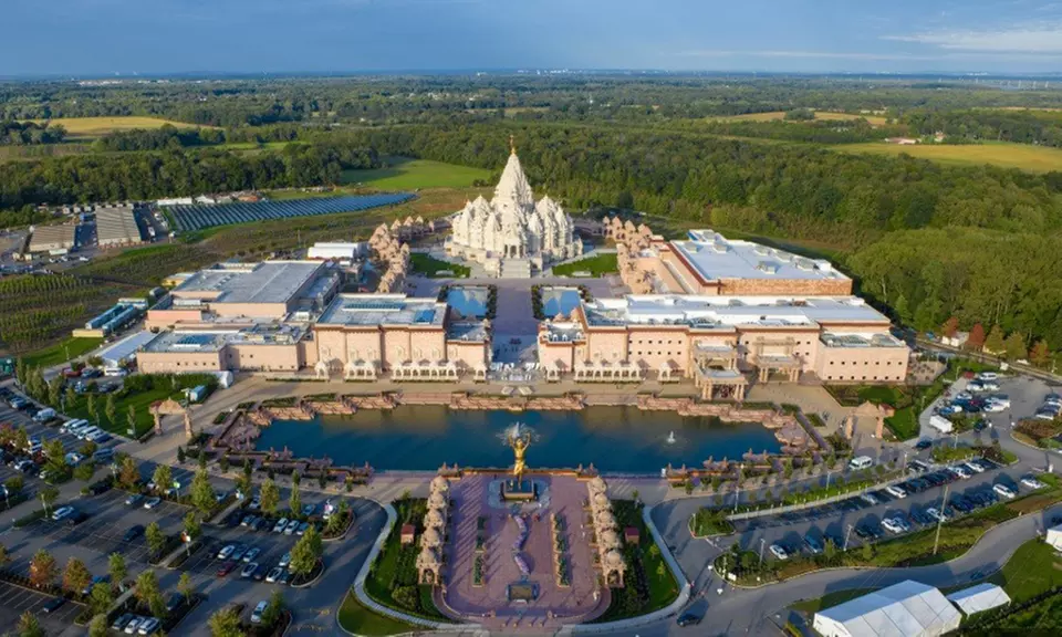 Stress-Free Roundtrip Bus Journey to Akshardham Temple from NYC