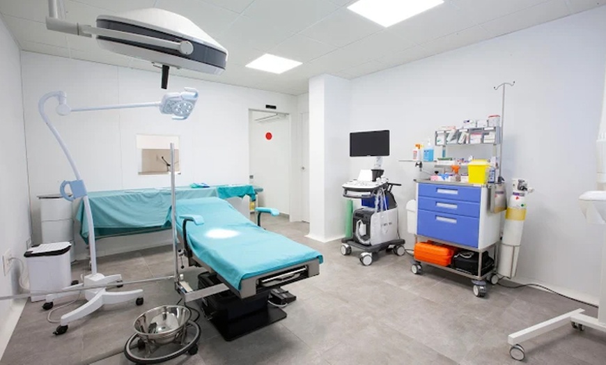 Image 3: Tratamiento infiltrado para eliminar bolsas de ojos o papada 