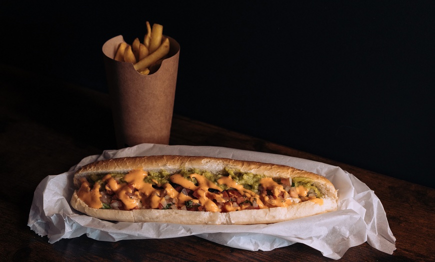 Image 7: Acceso a salas de bateo o menú para 2, con duración a elegir
