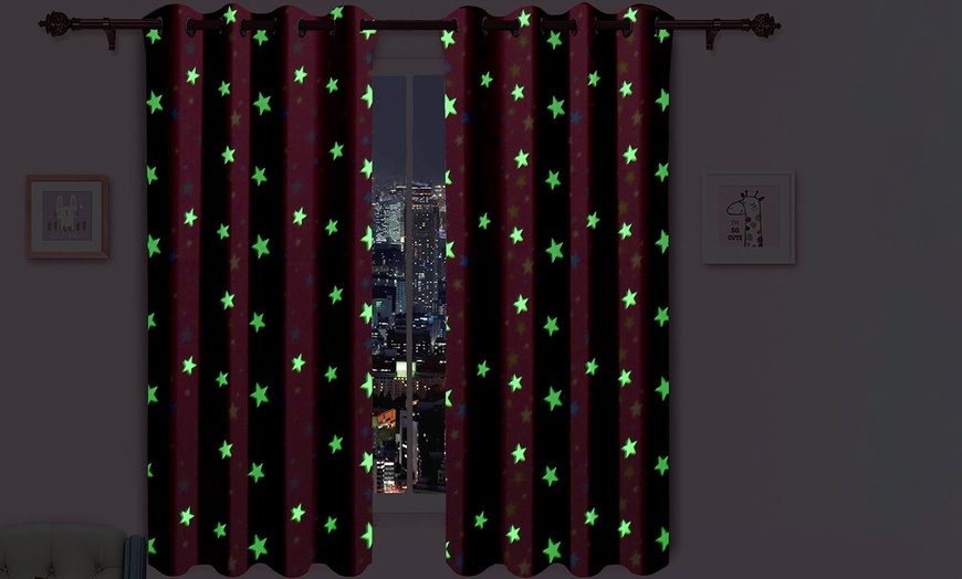 Image 8: Glow-In-The-Dark Curtains