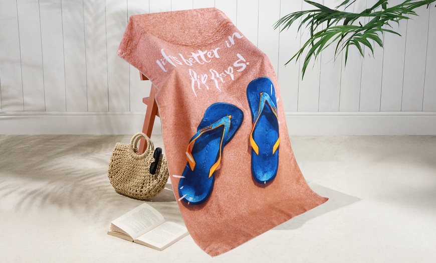 Image 7: Microfibre Quick-Drying Beach Towel