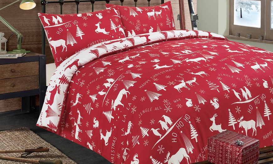 Image 3: Christmas Reversible Duvet Sets
