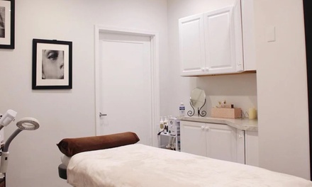 60 Minute Swedish Massage with Aromatherapy and Hot Towels - Ellehomme Med Spa (Streeterville)