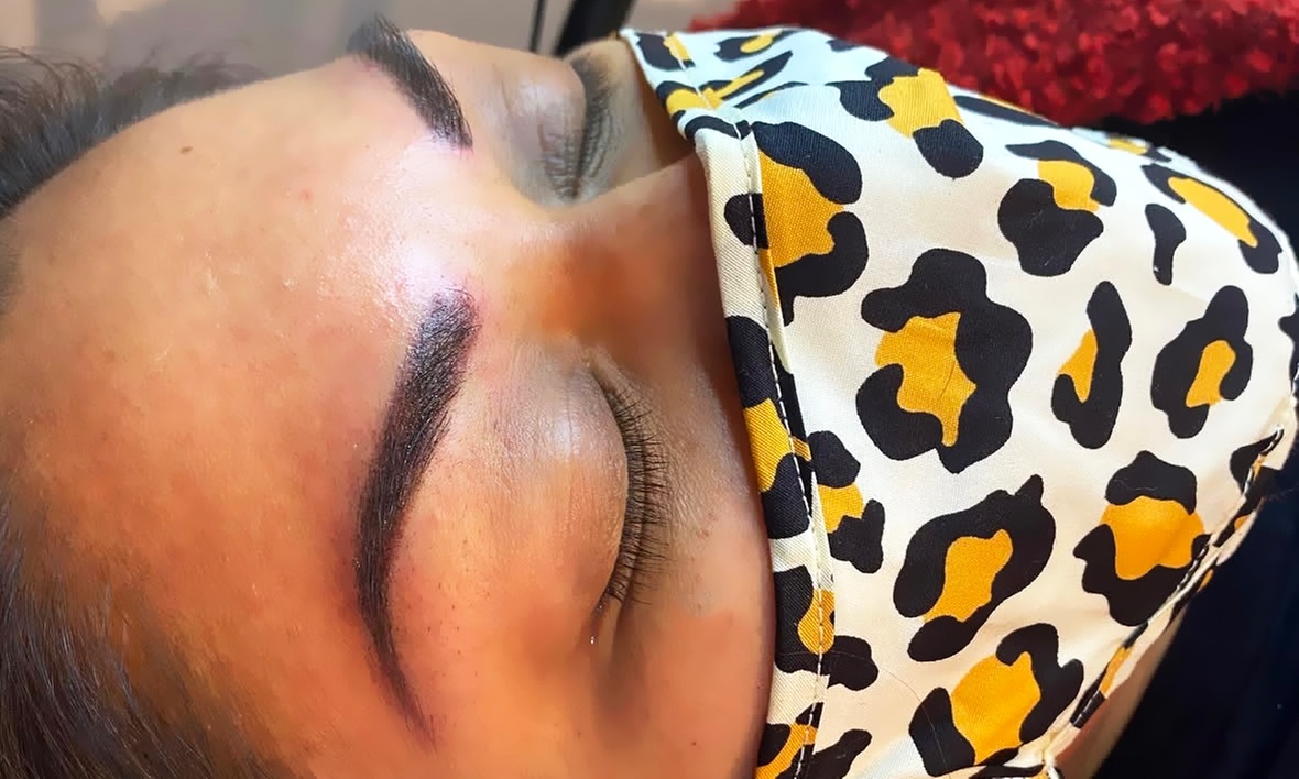 Flawless Brows: Choice of Microblading or Microshading Session