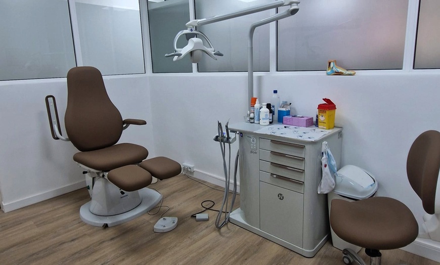 Image 2: 1 o 2 sesiones de quiropodia de 20-30 minutos para una persona