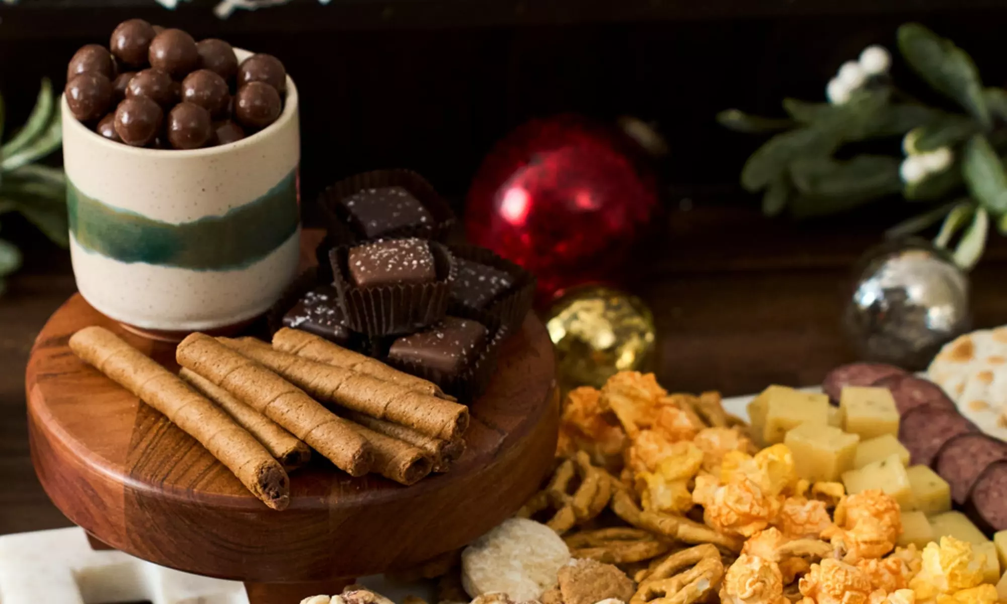 Up to 30% Off on Premium Meat, Fruit, Cheese & Chocolate Gift Baskets