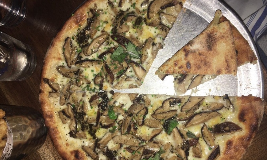 Image 4: 2 Hour Pizza Making Class Upto 4 People with Open Bar