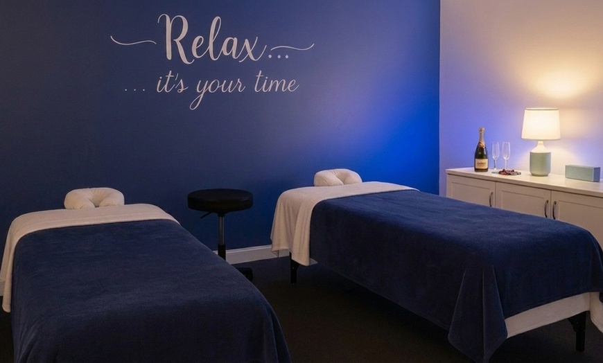 Image 3: 60 or 90-Minute Swedish Massage with Aromatherapy