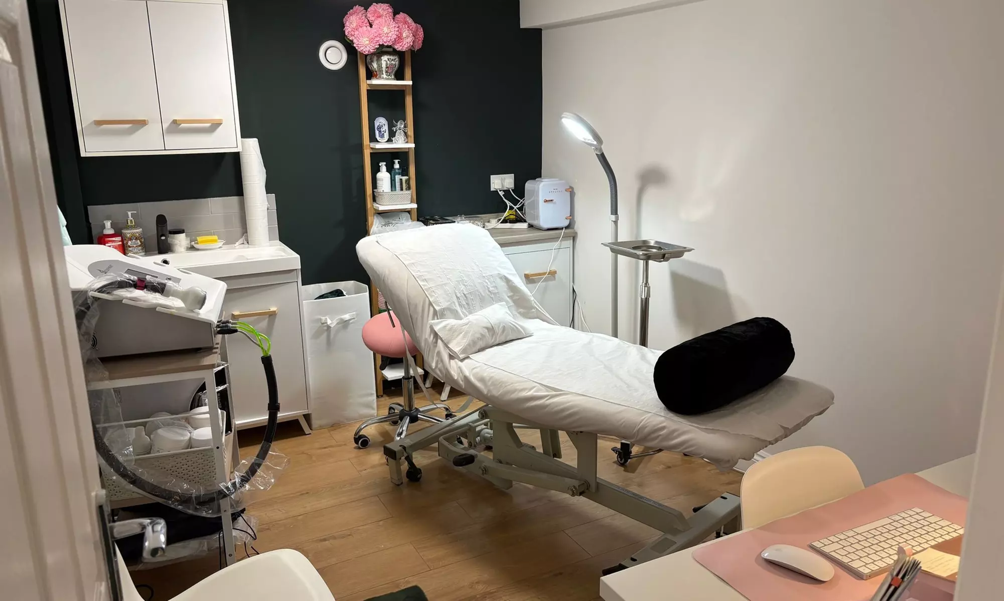 1-2 Sessions Kobido Face Lift & Dien Chan Reflexology 30–45 Mins