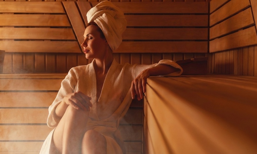 Image 5: Experience Revitalizing Sauna & Cold Plunge Sessions for Wellness