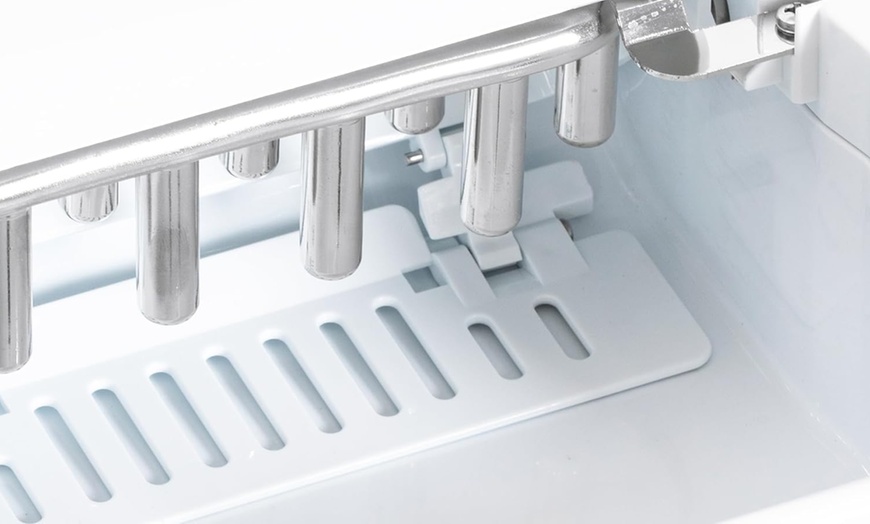 Image 3: HomCom 12kg Countertop Ice Machine with Scoop