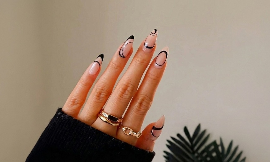 Image 4: Valentine’s Glow Packages – Choice of Classic or Luxe Beauty packages