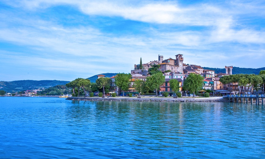 Image 1: Lago Trasimeno 4*: camera doppia con colazione o mezza pensione per 2 