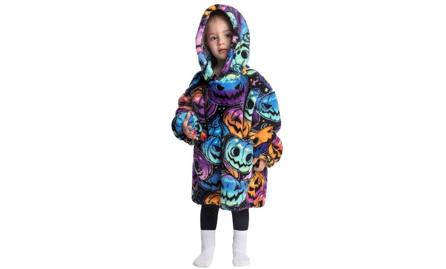 Image 7: Pumpkin-Print Oversized Wearable Hoodie Blanket