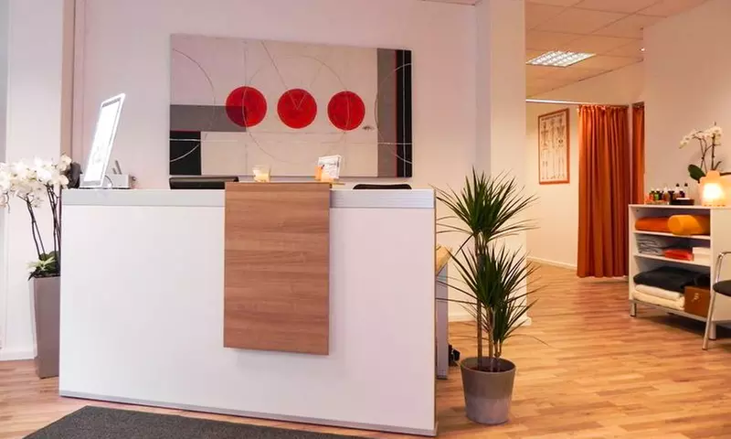 30-60 Min. Kräuterstempel-Massage für 1 Person