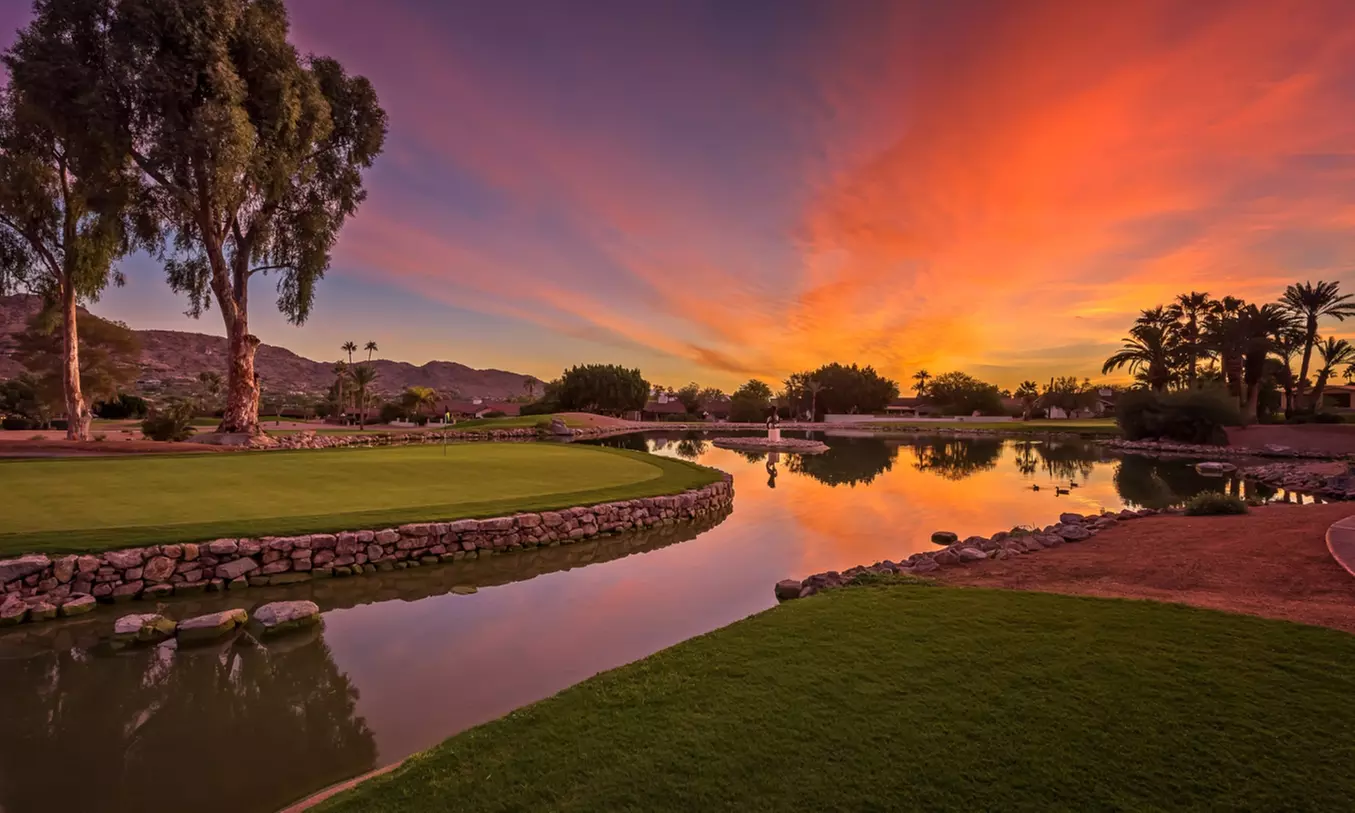 Member Pricing: 4-star Hotel in Camelback Foothills with Pools, Golf