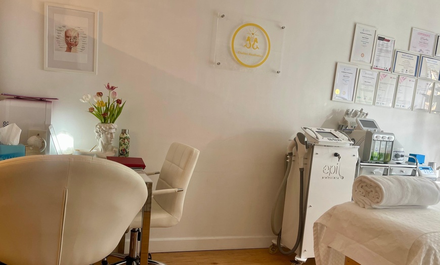 Image 3: Up to 25% Off on Micro-Needling at Étoilée aesthetics