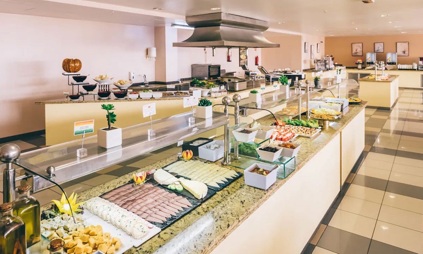 Image 8: Daypass con almuerzo, bebidas ilimitadas y opción a cama balinesa