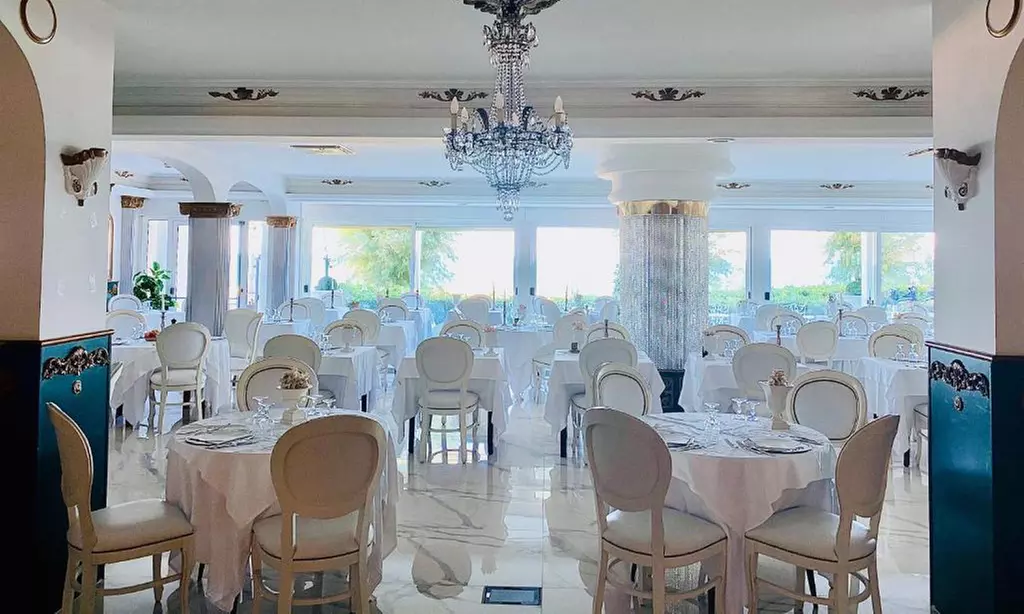 Gabicce Mare 4*: camera doppia con Spa e colazione o mezza pensione