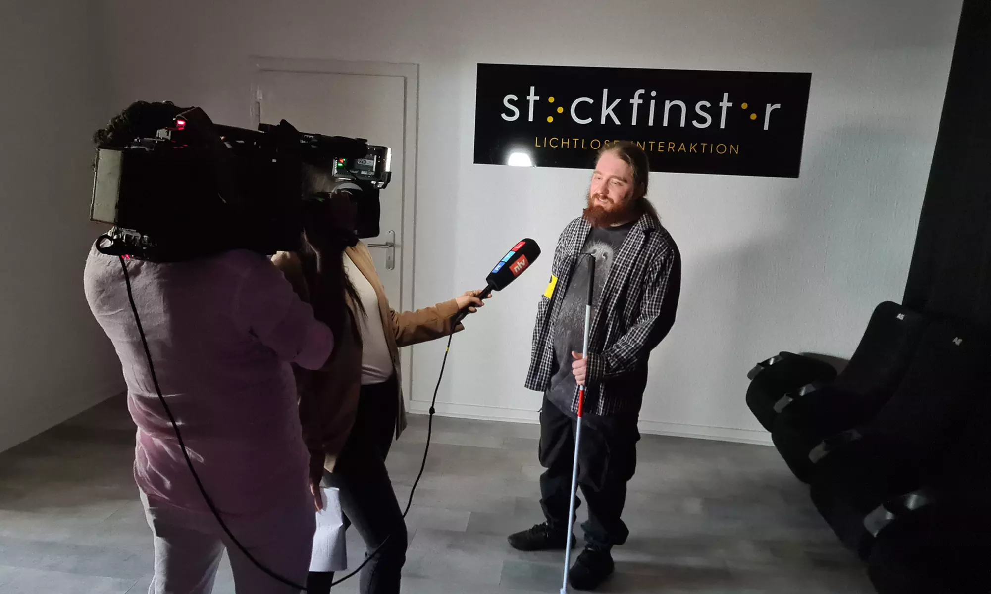 Lichtlose Inklusion: Erlebnisführung in völliger Dunkelheit für Kinder, Studenten & Erwachsene (bis 20% sparen) - Second Medium