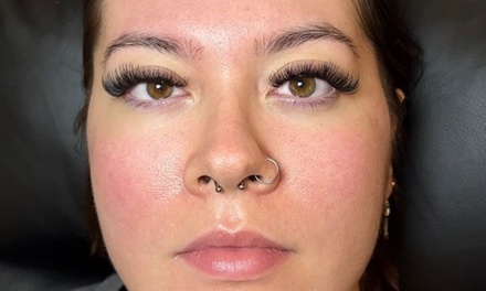 Full Set of Eyelash Extensions Hybrid Set - Allure SKN & Body