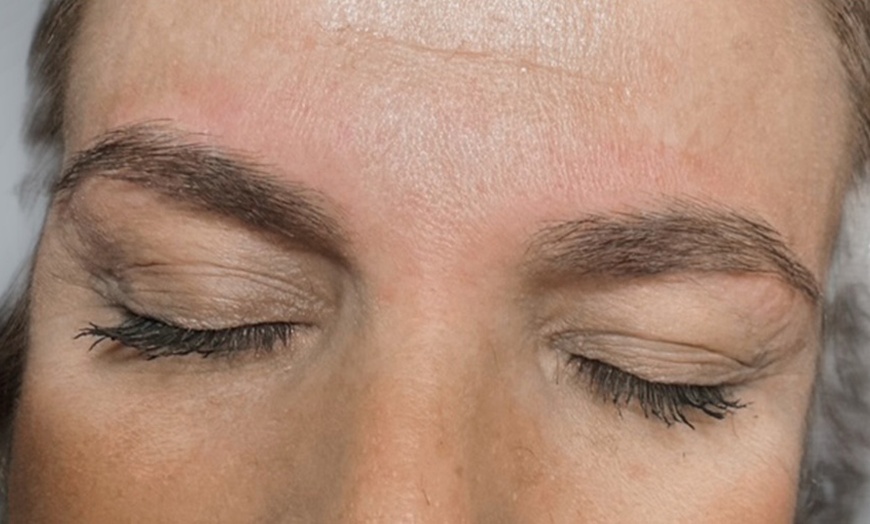 Image 4: Extensión de pestañas, diseño de cejas y masaje de contorno ocular