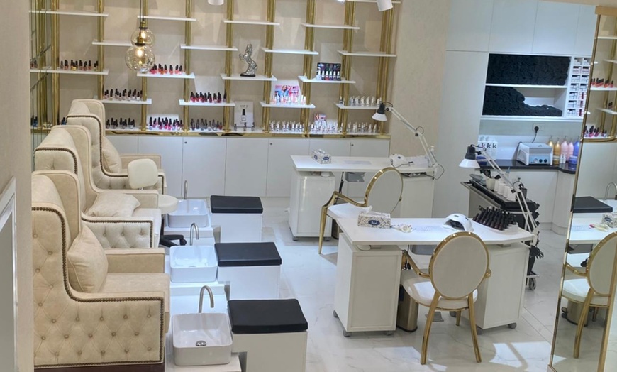 Image 5: Choice of Salon - Beauty Package with Choice of Service(s)