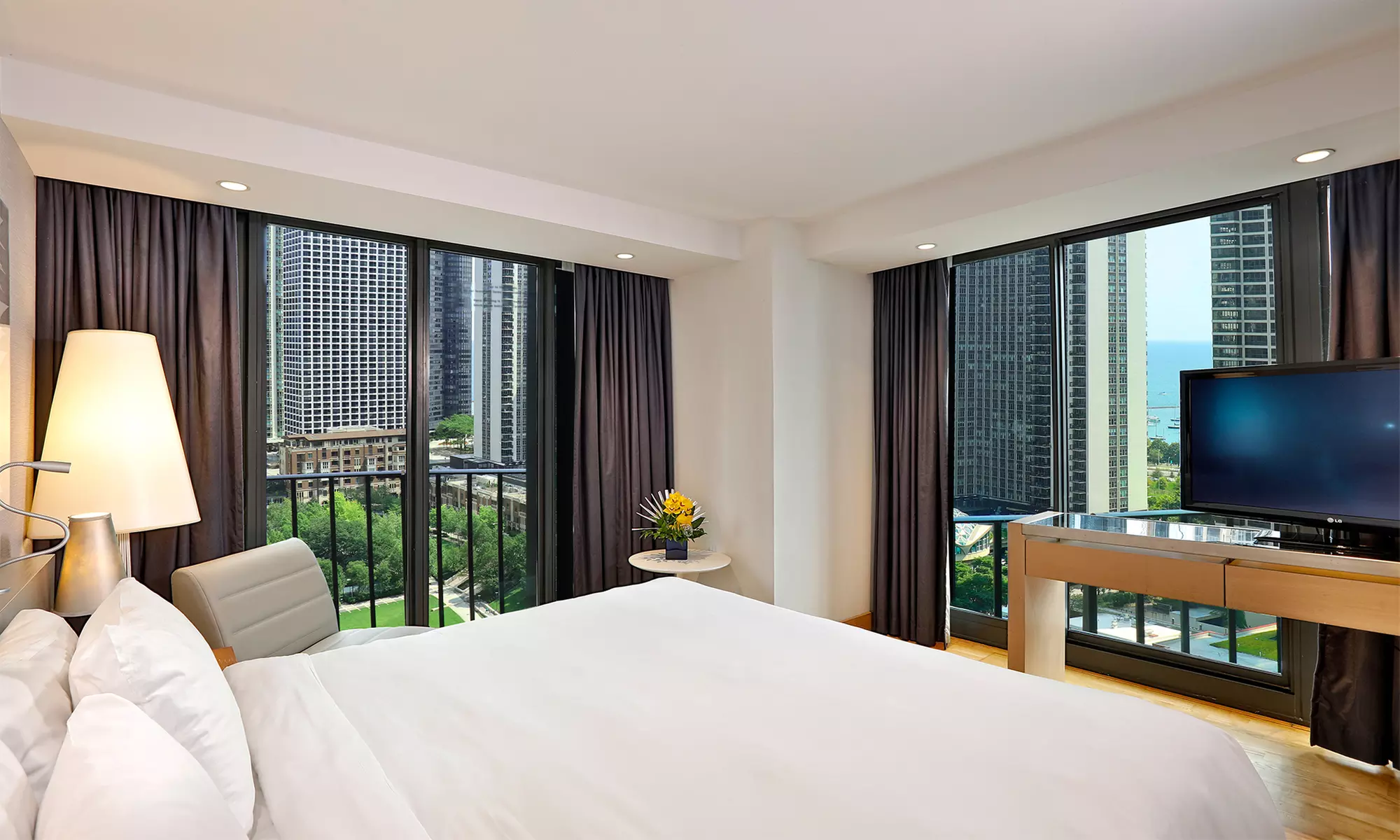 Hotel Near Millennium Park w/ Breakfast or Valet for Select Options
