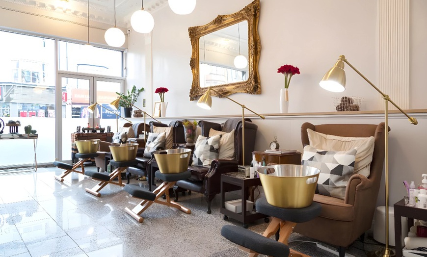 Image 4: 30 Min Thai Back Massage or 60 Min Full Thai Oil/Swedish Massage