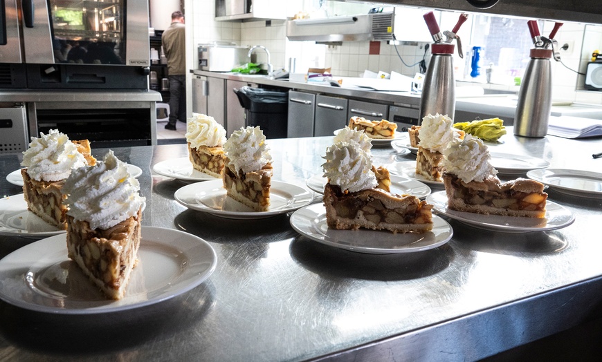 Image 3: Giethoorn Tour: vanuit Amsterdam in een Hop On Hop Off Holland bus