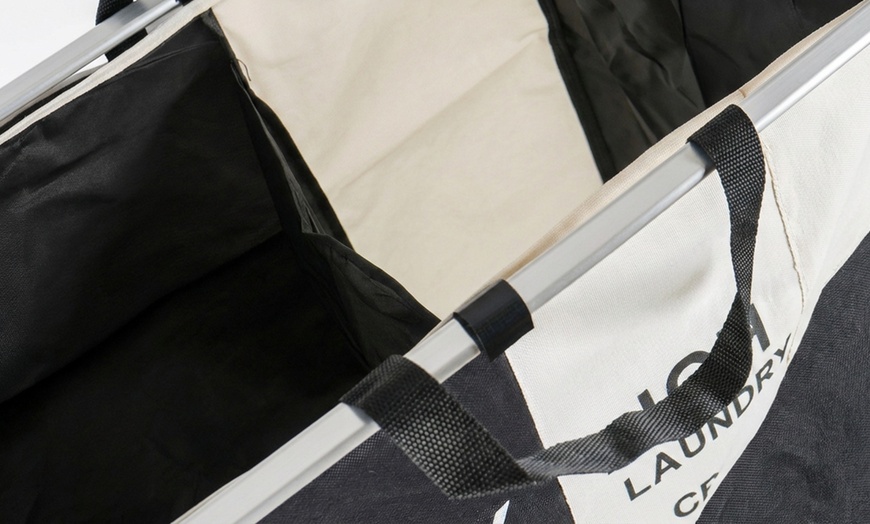 Image 4: Cesto portabiancheria Melissa