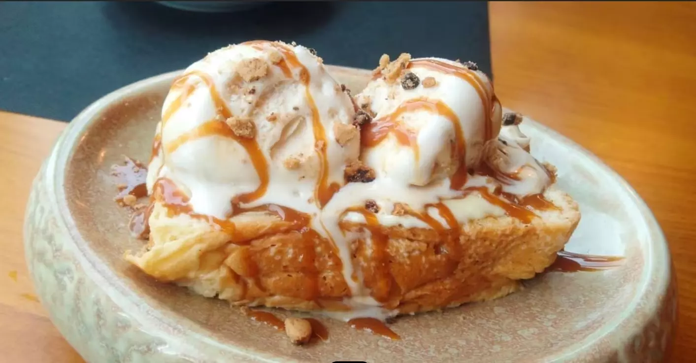 Menú para 2 o 4 con entrantes, principales, postres y bebidas