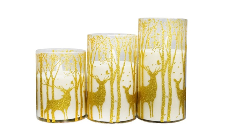 Image 3: Three Pieces of LED Electronic Candle Lights with Elegant Elk Design
