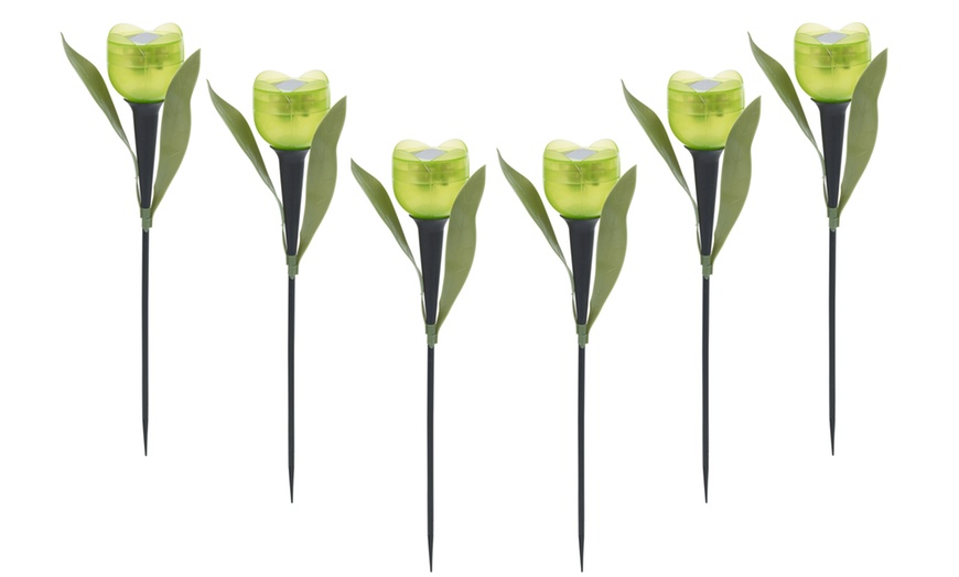 Image 12: Set of 6 or 12 Tulip-Shaped Garden Solar Lights