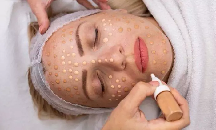 Wertgutschein über 50, 100 od. 200 € anrechenbar auf Permanent Make-up