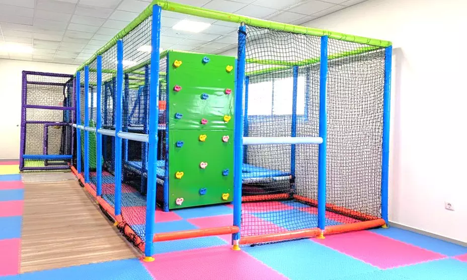 Acceso libre al parque de bolas para 2 o 4 niños con vigilancia