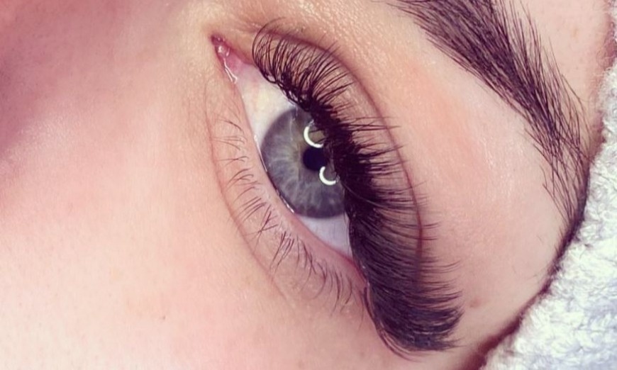 Image 7: Eyelash Extensions